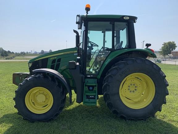 Image of John Deere 6110M equipment image 3