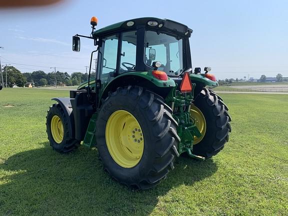 Image of John Deere 6110M equipment image 4