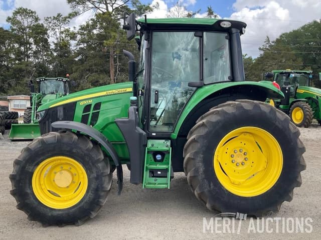 Image of John Deere 6110M equipment image 2