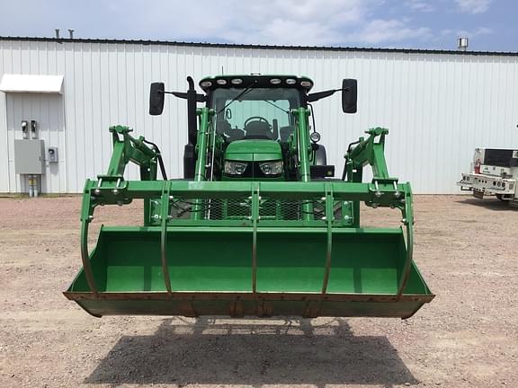 Image of John Deere 6110R equipment image 1