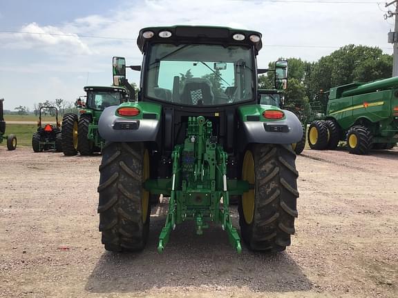 Image of John Deere 6110R equipment image 4