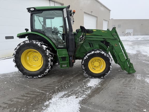Image of John Deere 6110R equipment image 1