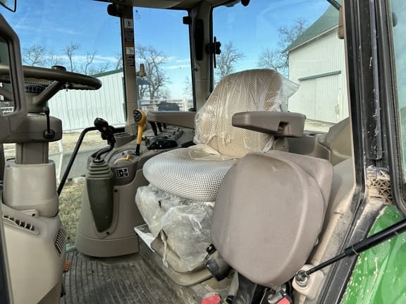 Image of John Deere 6130M equipment image 4