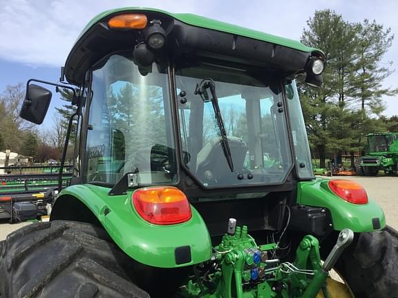 Image of John Deere 6120E equipment image 2