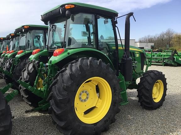 Image of John Deere 6120E equipment image 4