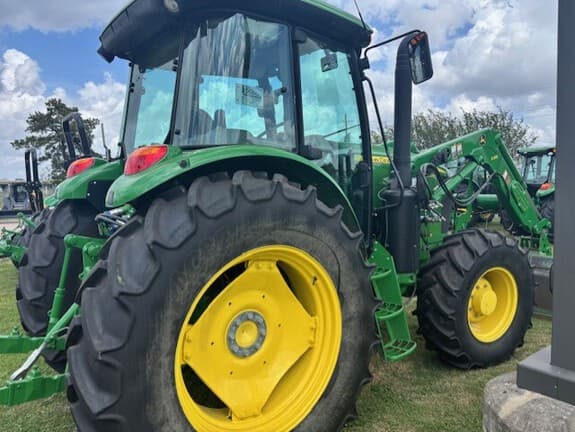 Image of John Deere 6120E equipment image 2