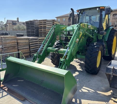 Image of John Deere 6120E equipment image 2