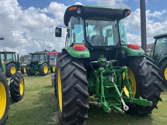 Image of John Deere 6120E equipment image 3