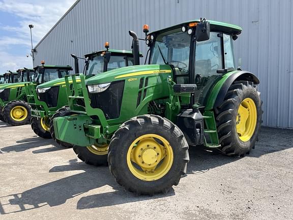 Image of John Deere 6120E equipment image 3