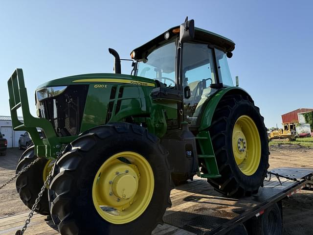 Image of John Deere 6120E equipment image 1