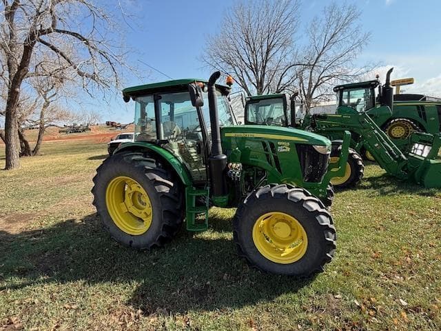 Image of John Deere 6120E equipment image 3