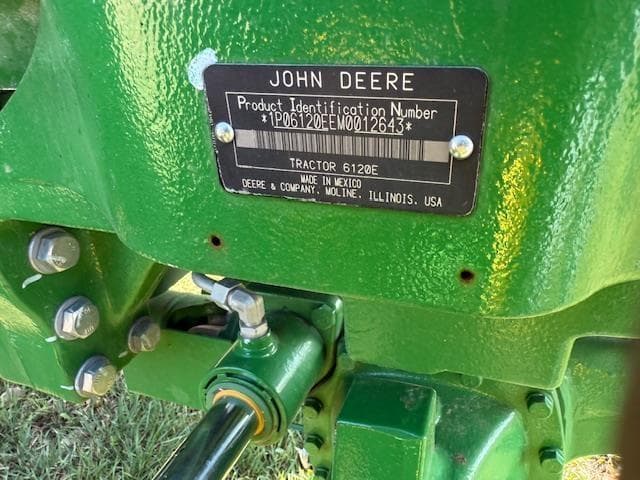 Image of John Deere 6120E equipment image 2