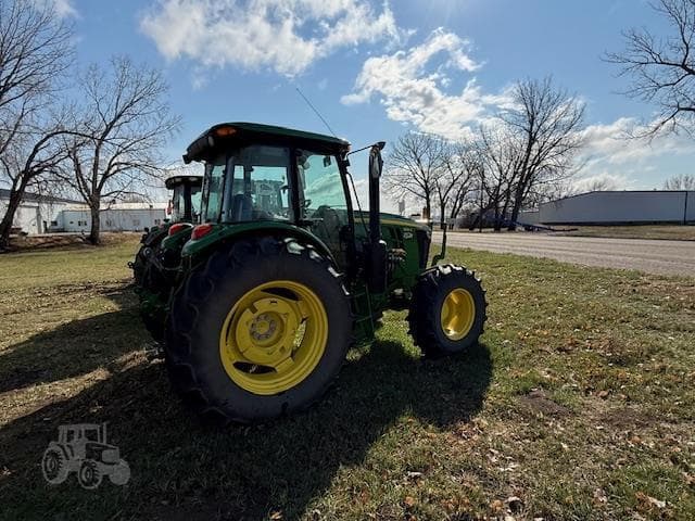 Image of John Deere 6120E equipment image 4