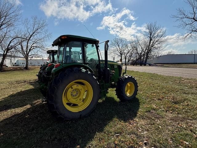 Image of John Deere 6120E equipment image 4