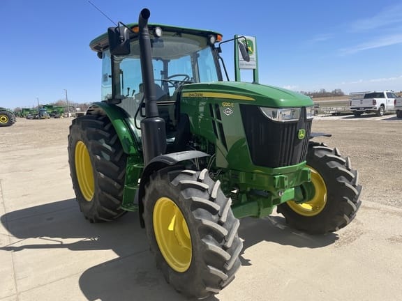 Main image John Deere 6120E