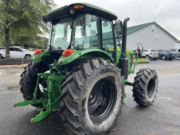 Image of John Deere 6120E equipment image 3