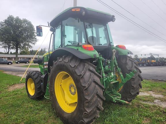 Image of John Deere 6120E equipment image 2