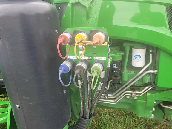 Image of John Deere 6120E equipment image 4