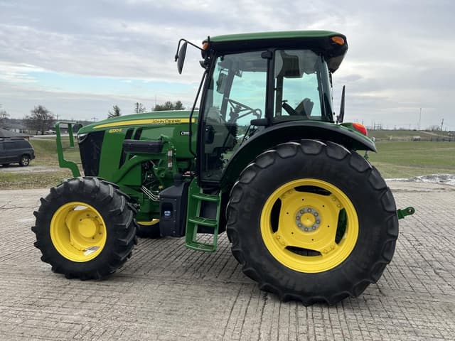 Image of John Deere 6120E equipment image 2