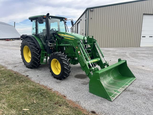 Image of John Deere 6120E equipment image 1