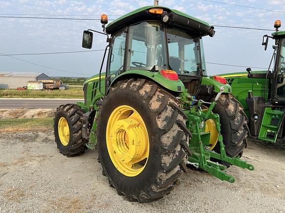 Image of John Deere 6120E equipment image 3