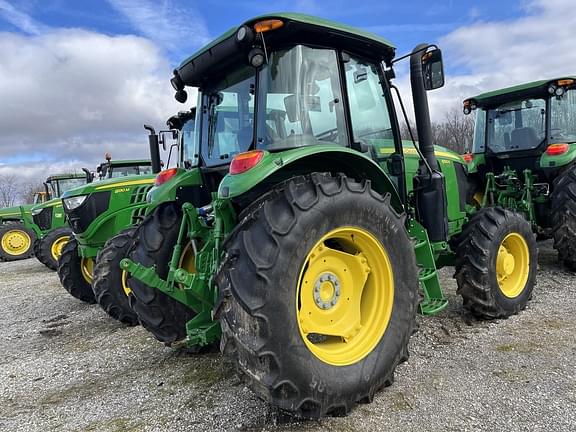 Image of John Deere 6120E equipment image 3