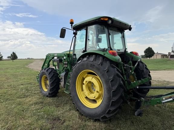 Image of John Deere 6120E equipment image 2