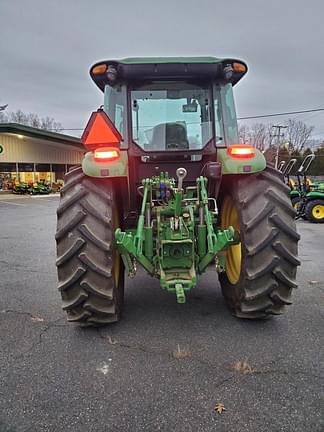 Image of John Deere 6120E equipment image 3