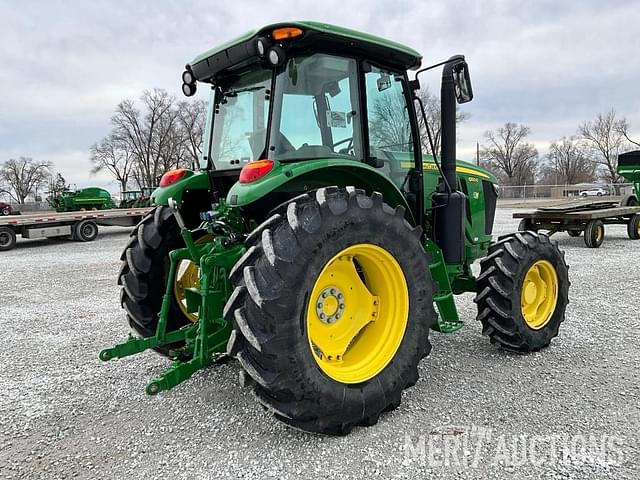 Image of John Deere 6120E equipment image 4