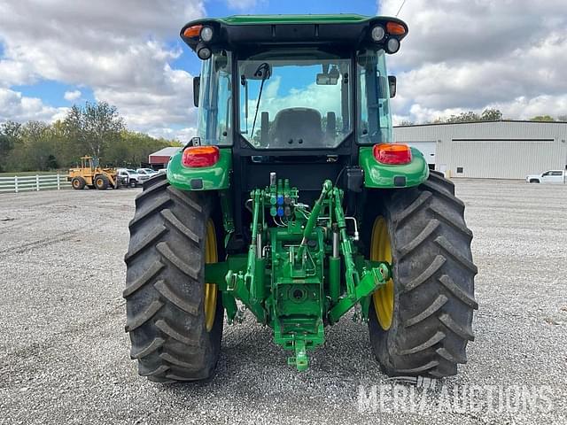 Image of John Deere 6120E equipment image 3