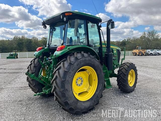 Image of John Deere 6120E equipment image 4