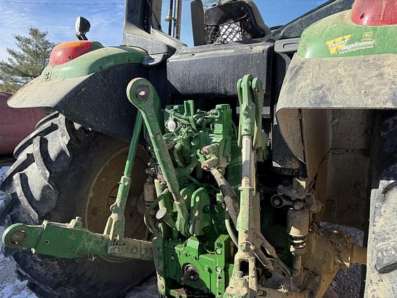 Image of John Deere 6120M equipment image 4