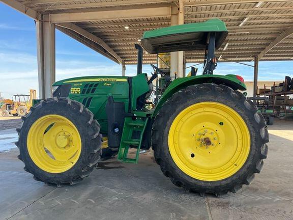 Image of John Deere 6120M equipment image 1