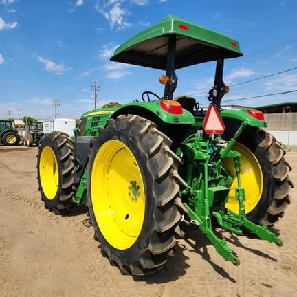 Image of John Deere 6120M equipment image 2