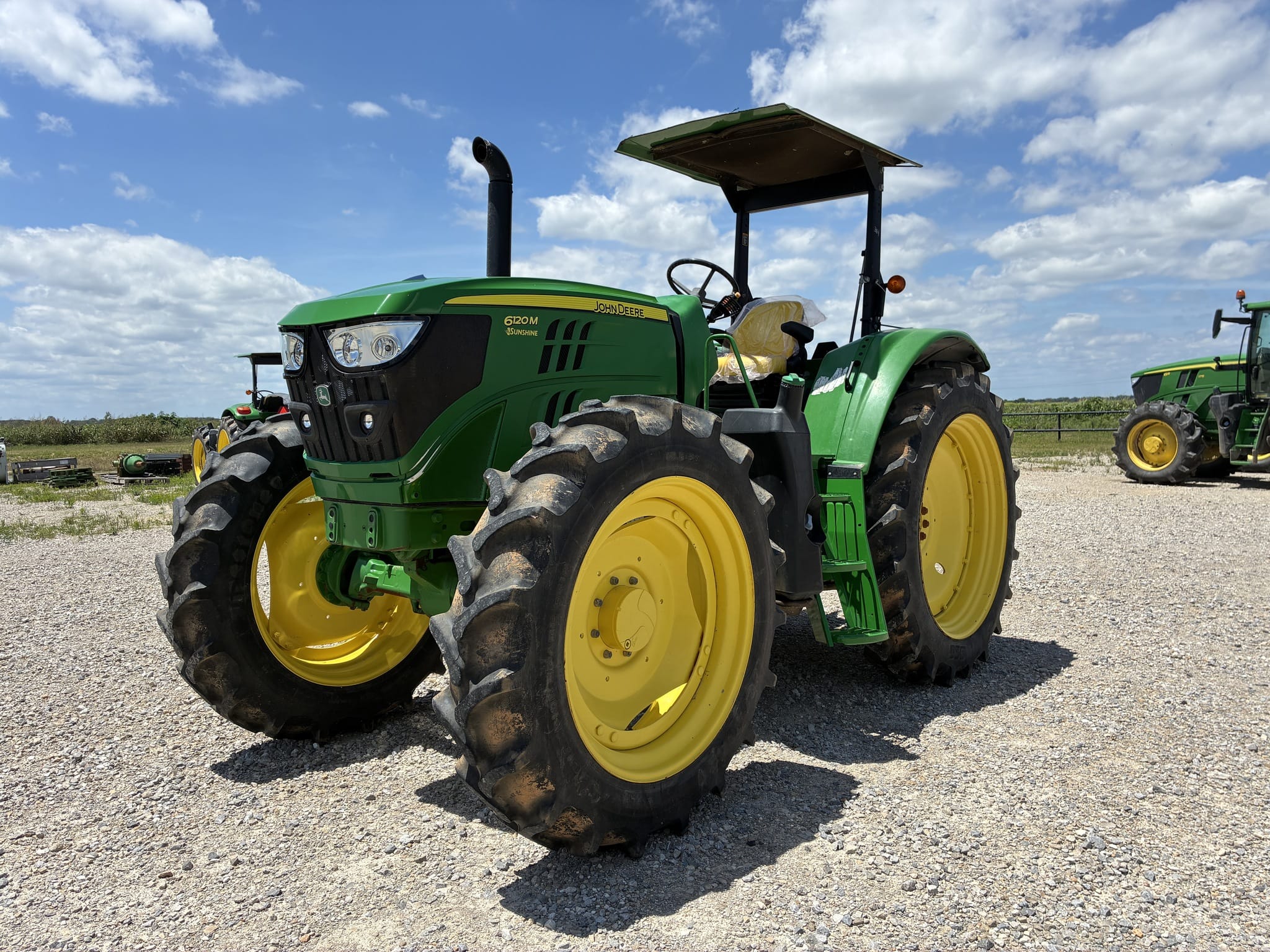 2021 John Deere 6120M Equipment Image0