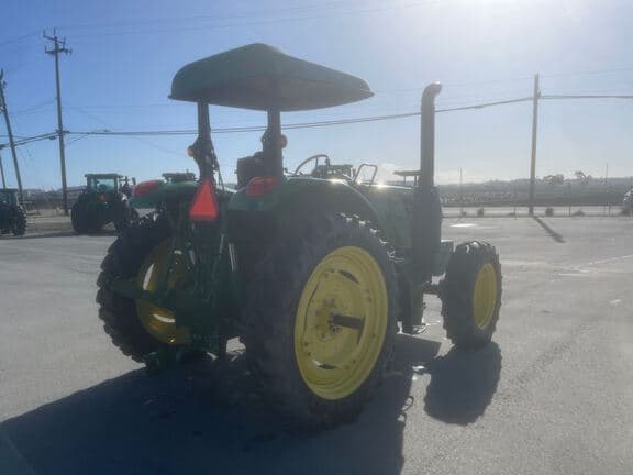 Image of John Deere 6120M equipment image 4