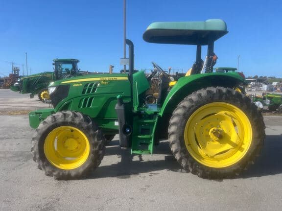 Image of John Deere 6120M equipment image 1