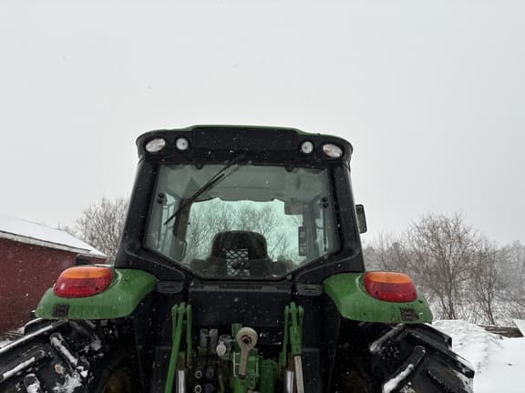 Image of John Deere 6120M equipment image 4