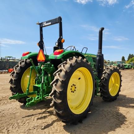 Image of John Deere 6120M equipment image 4