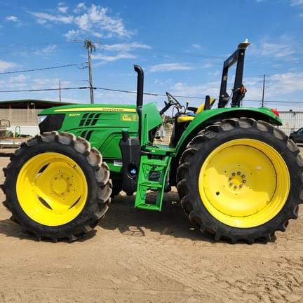 Image of John Deere 6120M equipment image 1