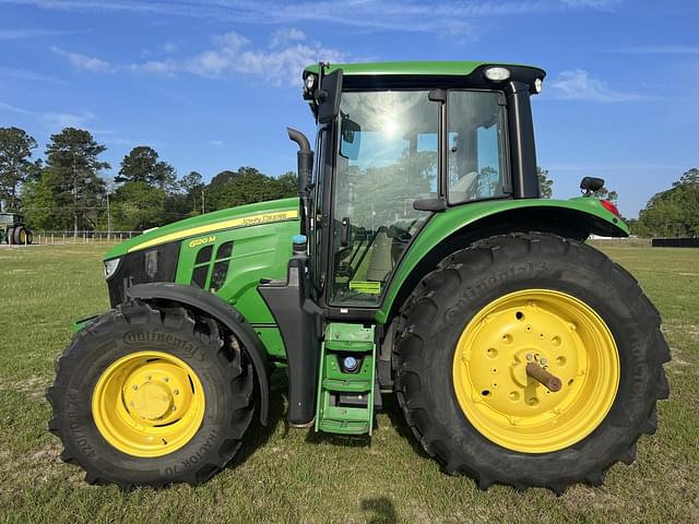 Image of John Deere 6120M equipment image 1