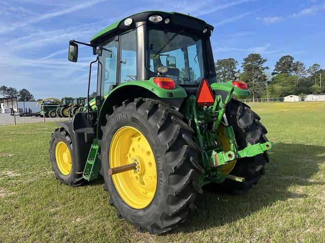 Image of John Deere 6120M equipment image 2