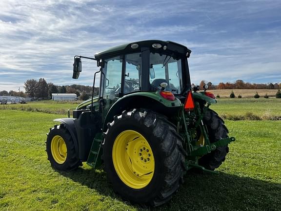 Image of John Deere 6120M equipment image 2