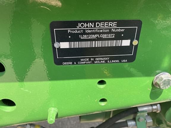 Image of John Deere 6120M equipment image 2