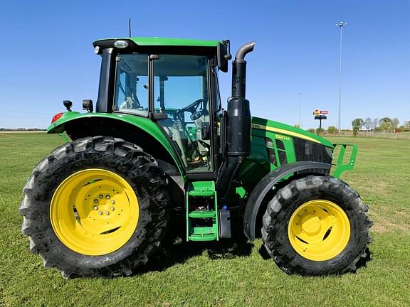 Image of John Deere 6120M equipment image 1