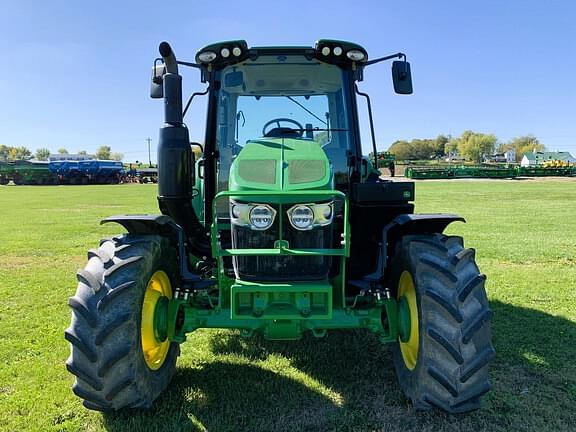 Image of John Deere 6120M equipment image 2