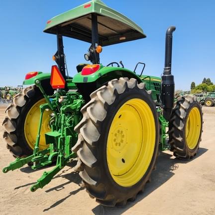 Image of John Deere 6120M equipment image 4