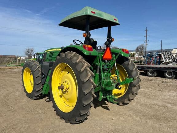 Image of John Deere 6120M equipment image 2