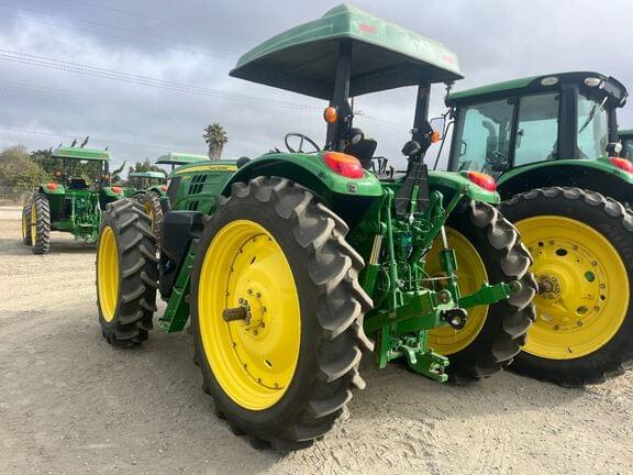 Image of John Deere 6120M equipment image 2