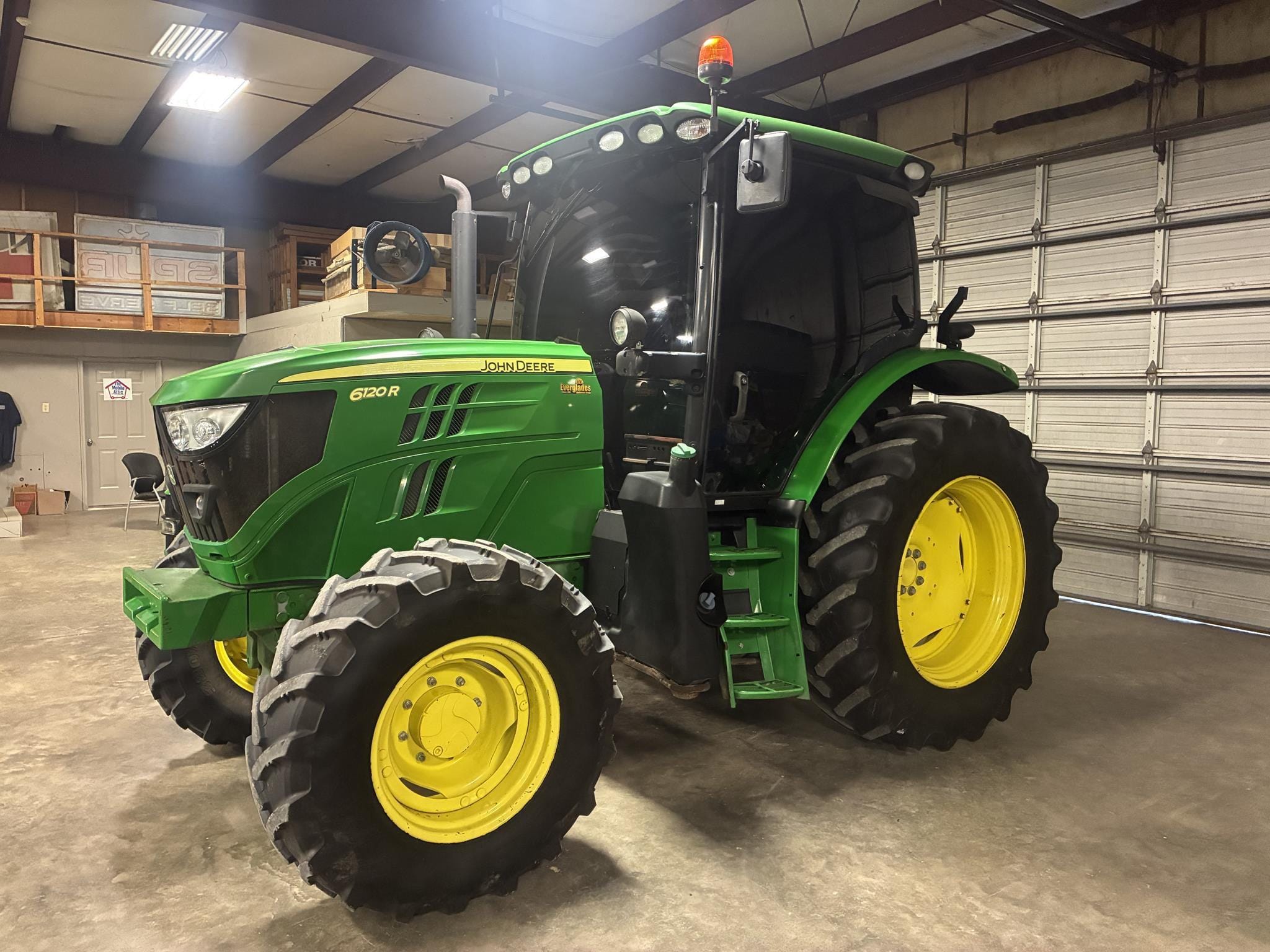 2021 John Deere 6120R Equipment Image0